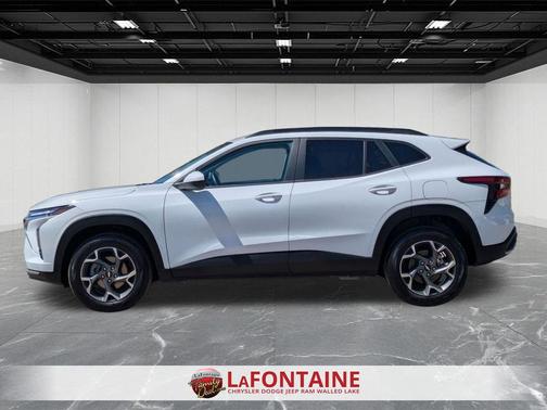 Summit White 2025 Chevrolet Trax LT