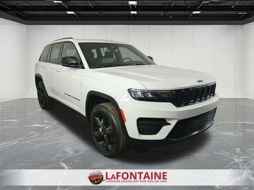 Silver Zynith 2024 Jeep Grand Cherokee Altitude