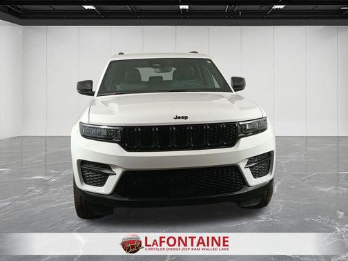 Silver Zynith 2024 Jeep Grand Cherokee Altitude