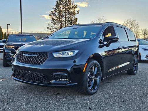 2026 Chrysler Pacifica L