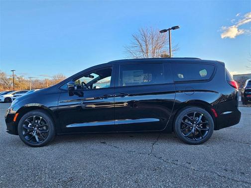 2026 Chrysler Pacifica L