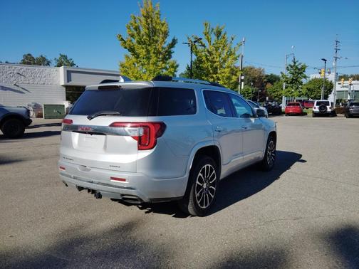 2020 GMC Acadia Denali