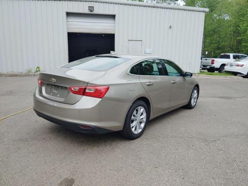 Mineral Gray Metallic 2023 Chevrolet Malibu FWD 1LT