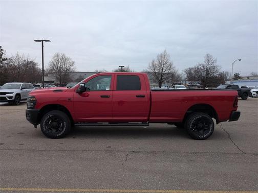 2026 RAM 2500 Tradesman Crew Cab 4x4 8' Box