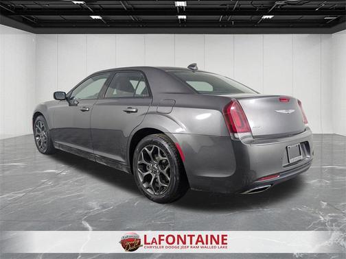 2018 Chrysler 300 S