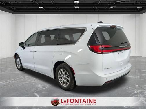 Bright White Clearcoat 2024 Chrysler Pacifica Touring L