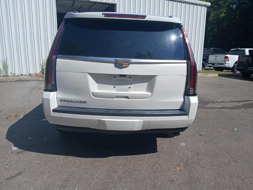 2017 Cadillac Escalade Luxury