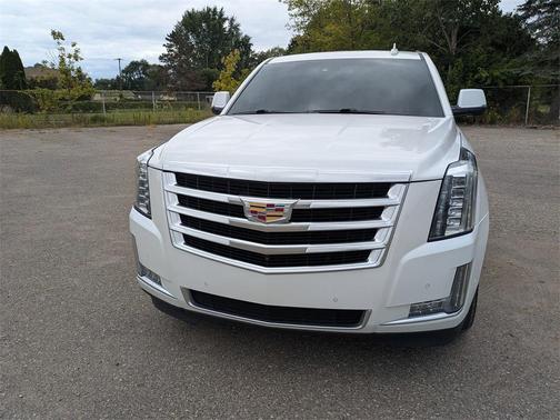 2017 Cadillac Escalade Luxury