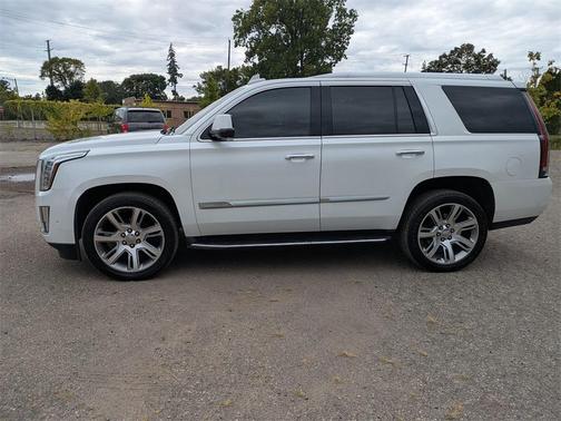 2017 Cadillac Escalade Luxury