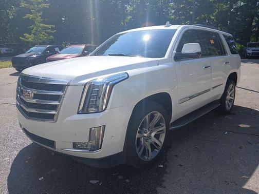 2017 Cadillac Escalade Luxury