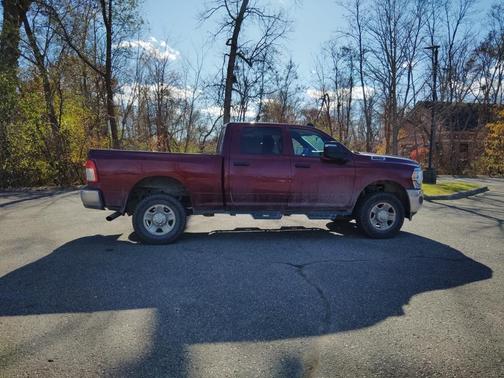2024 RAM 2500 Tradesman Crew Cab 4x4 6'4' Box