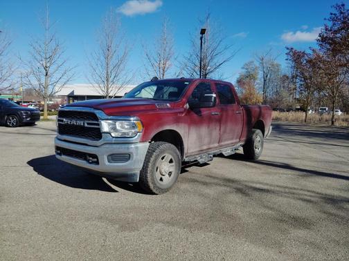 2024 RAM 2500 Tradesman Crew Cab 4x4 6'4' Box