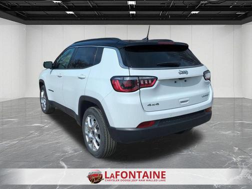 Bright White Clearcoat 2025 Jeep Compass Limited
