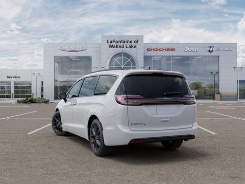 2026 Chrysler Pacifica L