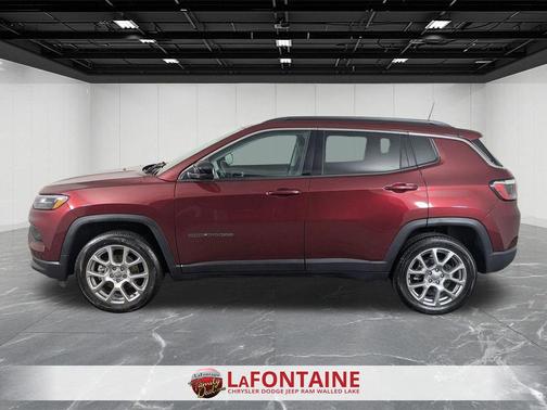 2022 Jeep Compass Latitude Lux