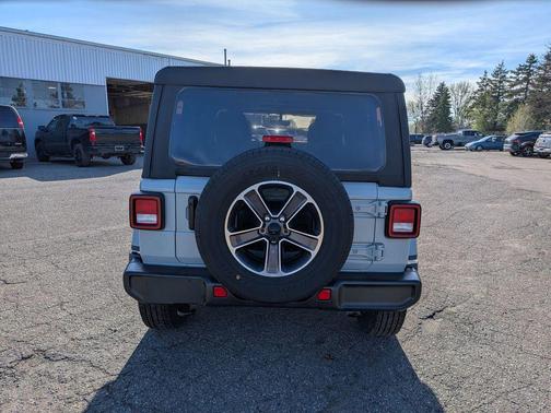 Earl Clearcoat 2023 Jeep Wrangler 4-Door Sahara 4x4