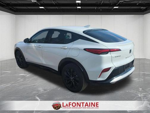 Summit White 2025 Buick Envista Sport Touring FWD