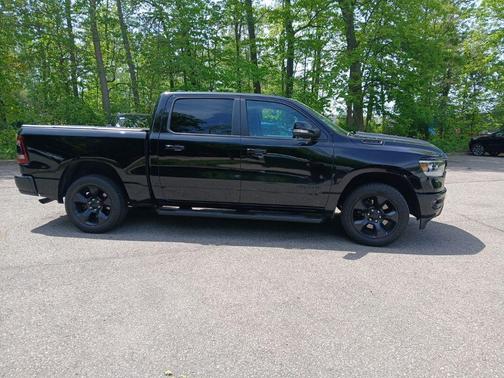 Diamond Black Crystal Pearlcoat 2019 RAM 1500 Big Horn