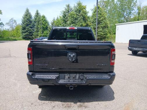 Diamond Black Crystal Pearlcoat 2019 RAM 1500 Big Horn