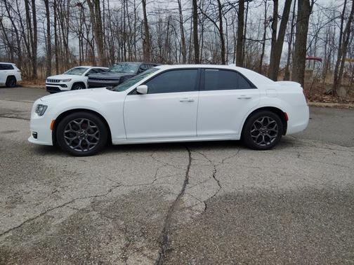 2018 Chrysler 300 S
