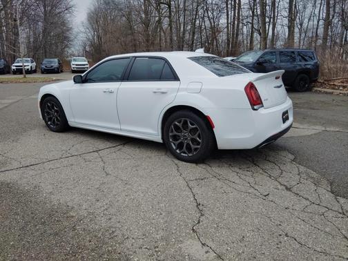 2018 Chrysler 300 S