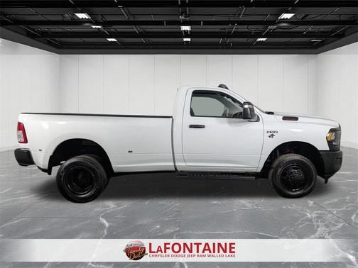 2024 RAM 3500 Tradesman Regular Cab 4x4 8' Box