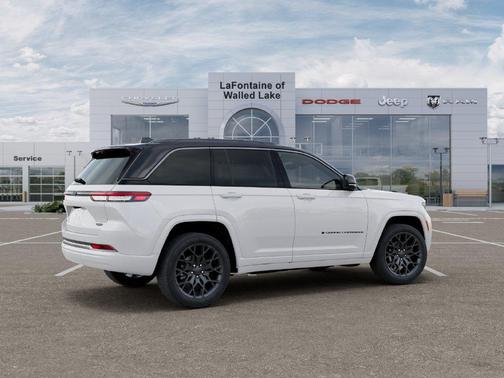 Bright White Clear-Coat Paint 2027 Jeep Grand Cherokee Summit