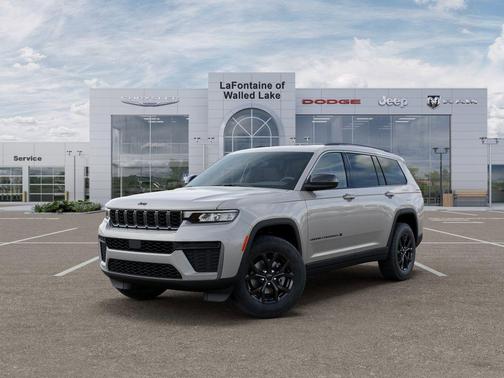 Silver Zynith Exterior Paint 2026 Jeep Grand Cherokee Altitude