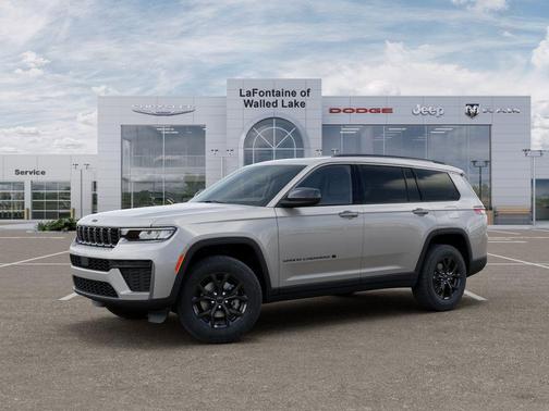 Silver Zynith Exterior Paint 2026 Jeep Grand Cherokee Altitude