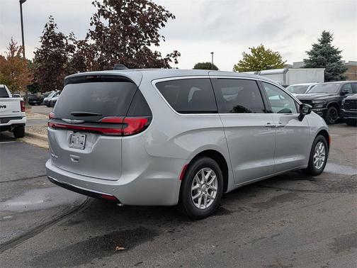 2026 Chrysler Pacifica L