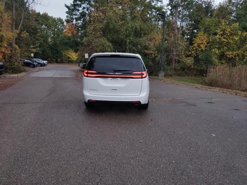 2025 Chrysler Pacifica L
