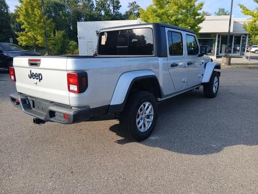 2023 Jeep Gladiator Sport S
