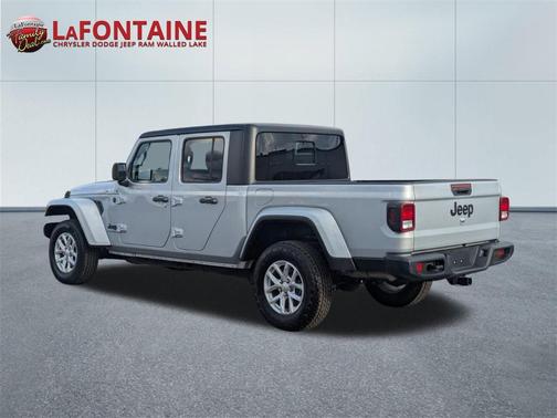 2023 Jeep Gladiator Sport S