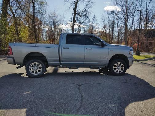 2020 RAM 2500 Big Horn Crew Cab 4X4 6'4' Box