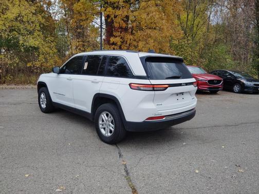 2022 Jeep Grand Cherokee Laredo