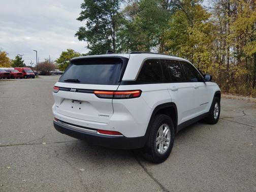 2022 Jeep Grand Cherokee Laredo