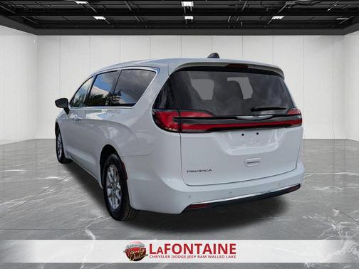Bright White Clearcoat 2025 Chrysler Pacifica L