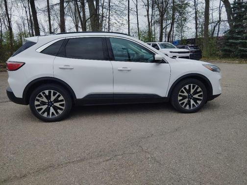 Oxford White 2020 Ford Escape SEL