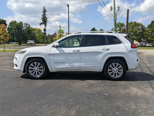 2017 Jeep Cherokee Overland