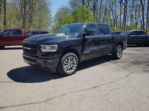 Diamond Black Crystal Pearlcoat 2023 RAM 1500 Laramie