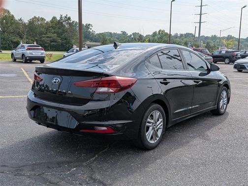 2019 Hyundai ELANTRA SEL