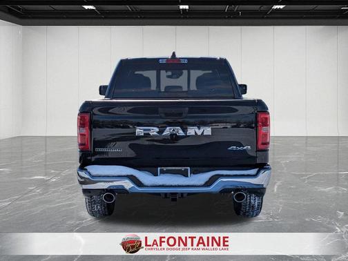 Diamond Black Crystal Pearl-Coat Exterior Paint 2026 RAM 1500 Big Horn/Lone Star