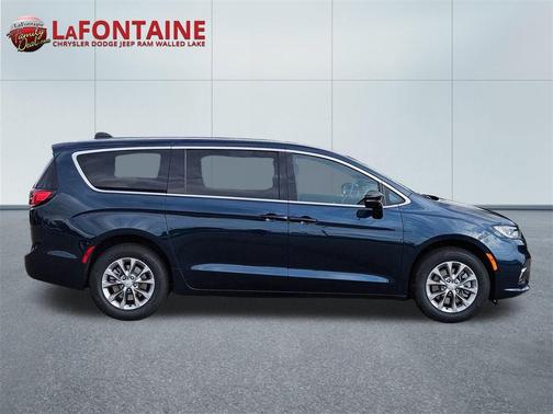 2025 Chrysler Pacifica L