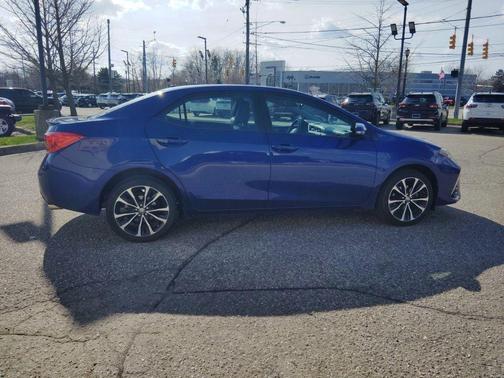 Blue 2018 Toyota Corolla SE