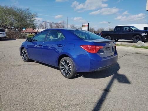 Blue 2018 Toyota Corolla SE