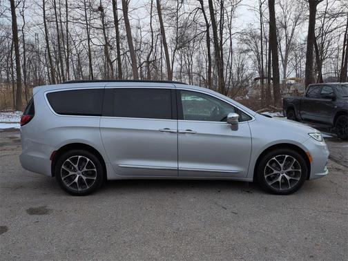 2022 Chrysler Pacifica Limited