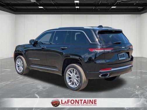 Diamond Black Crystal Pearlcoat 2024 Jeep Grand Cherokee 4xe Summit