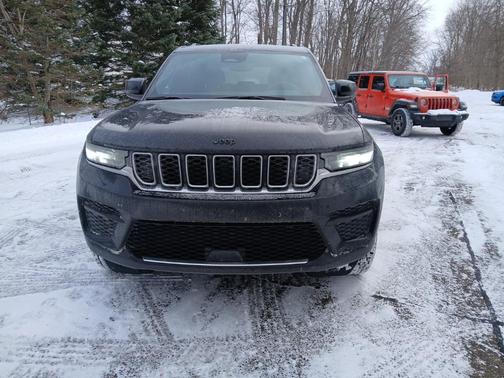 2024 Jeep Grand Cherokee Laredo