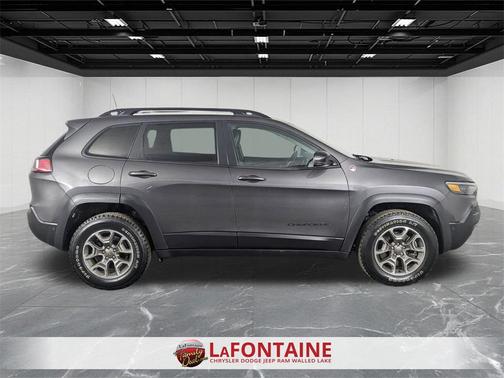 2023 Jeep Cherokee Trailhawk