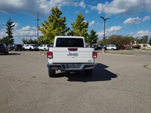 2022 Jeep Gladiator Overland